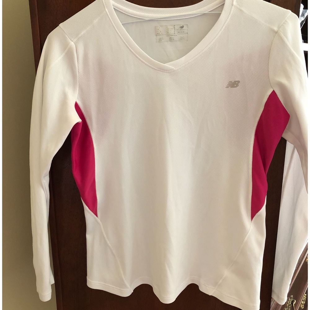 🎈New Balance Women’s LS workout top🎈